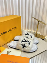 China Replica LV Women Shoes 108usd Only